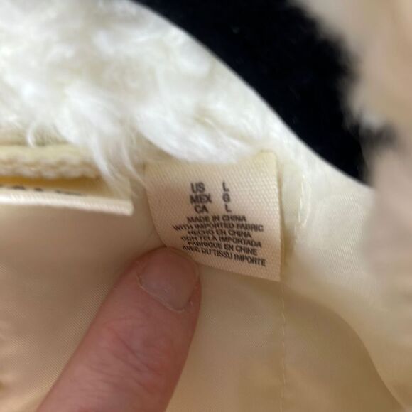 DKNY Jeans Sleeveless Faux Fur Vest w/ Belt. Off White. Size Large. - Picture 6 of 11